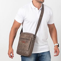 bolsa-masculina-transversal-fascar-marrom-em-couro-981002-Marrom_4
