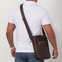 bolsa-masculina-transversal-fascar-marrom-em-couro-981009-Marrom_4